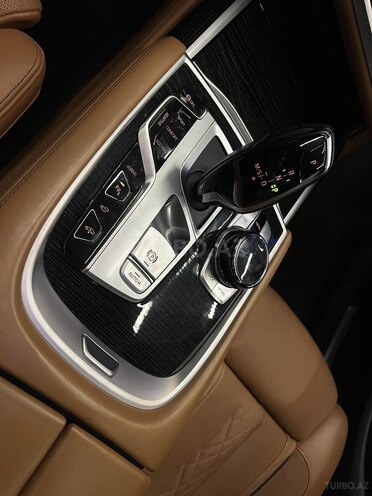 BMW 740-20
