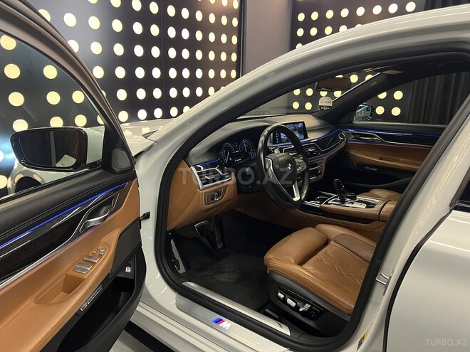 BMW 740-7