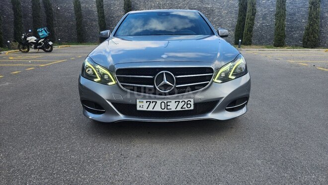 Mercedes E 220-1