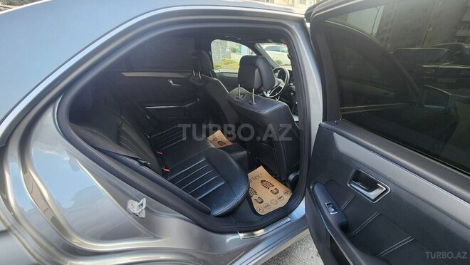 Mercedes E 220-9