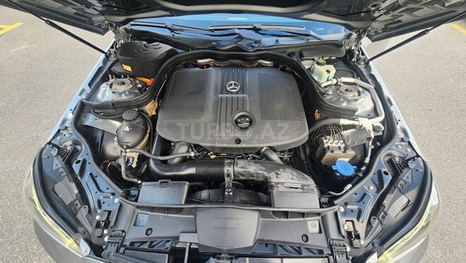 Mercedes E 220-12