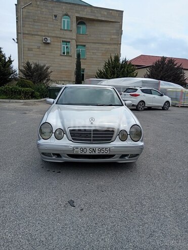 Mercedes E 320-1