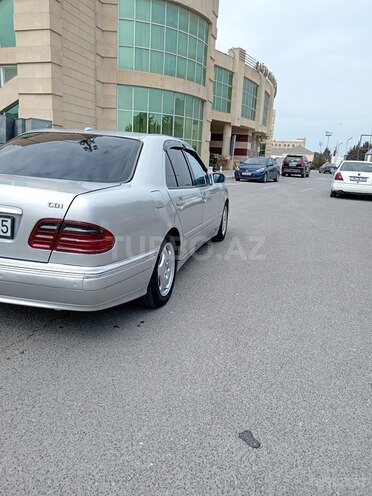 Mercedes E 320-10