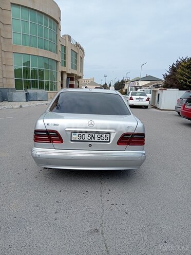 Mercedes E 320-12