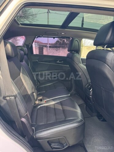 Kia Sorento-12