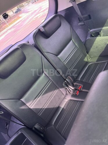 Kia Sorento-13