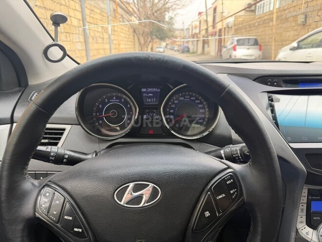 Hyundai Elantra-6