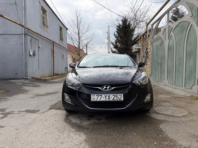 Hyundai Elantra-1