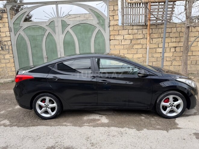 Hyundai Elantra-2