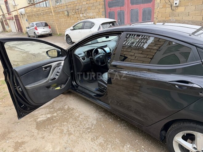 Hyundai Elantra-7
