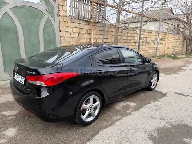 Hyundai Elantra-5