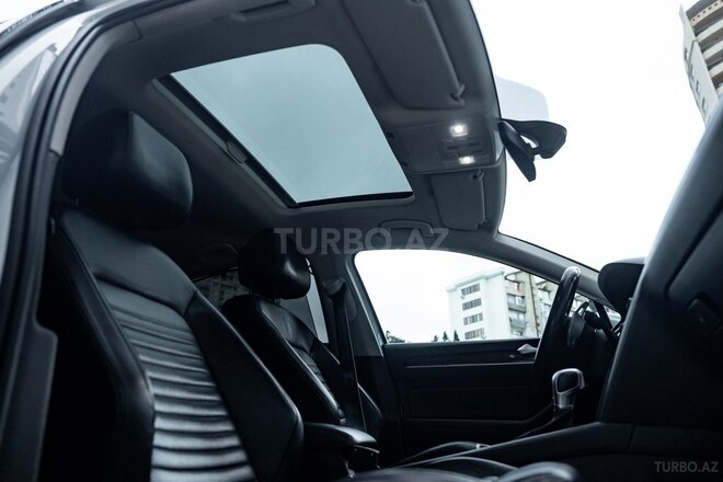 Volkswagen Passat 2018, 136,000 km - 1.8 l - Bakı