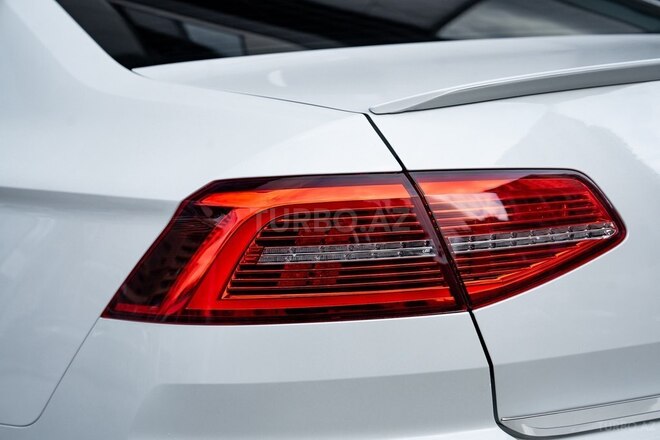 Volkswagen Passat 2018, 136,000 km - 1.8 l - Bakı