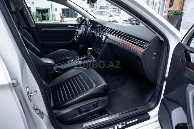 Volkswagen Passat 2018, 136,000 km - 1.8 l - Bakı
