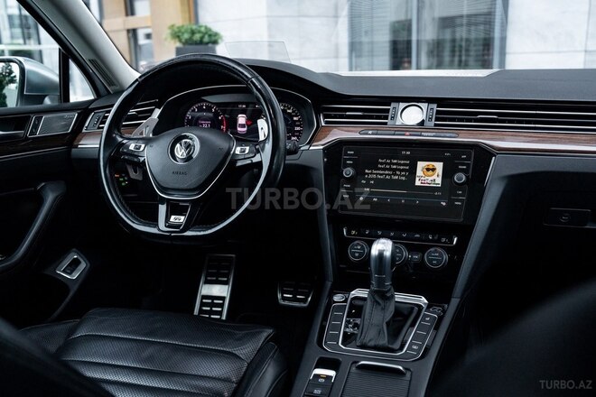 Volkswagen Passat 2018, 136,000 km - 1.8 l - Bakı
