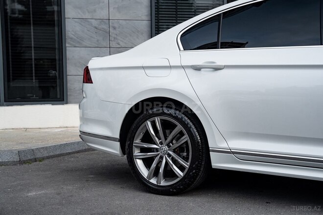 Volkswagen Passat 2018, 136,000 km - 1.8 l - Bakı
