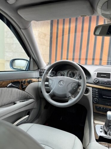 Mercedes E 200 2004, 280,000 km - 1.8 l - Bakı