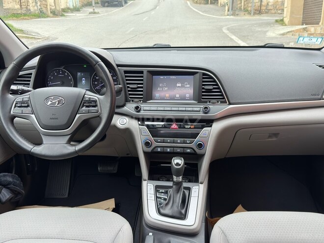 Hyundai Elantra 2018, 123,000 km - 2.0 l - Bakı