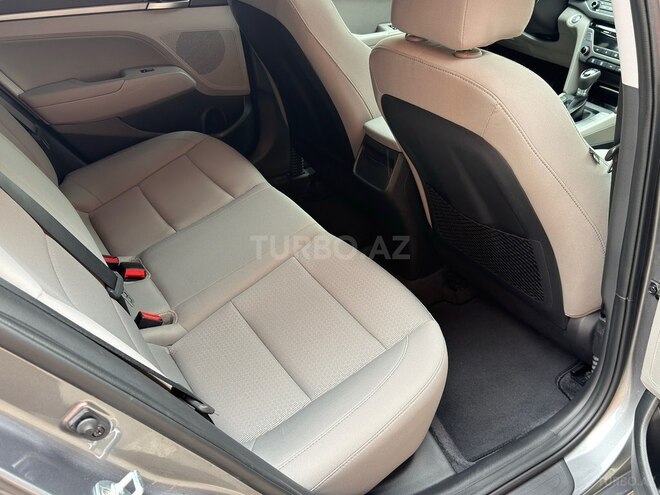 Hyundai Elantra 2018, 123,000 km - 2.0 l - Bakı