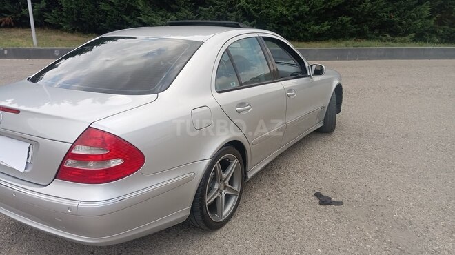 Mercedes E 240 2002, 280,000 km - 2.6 l - Quba