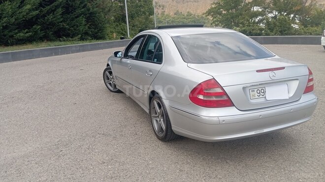 Mercedes E 240 2002, 280,000 km - 2.6 l - Quba