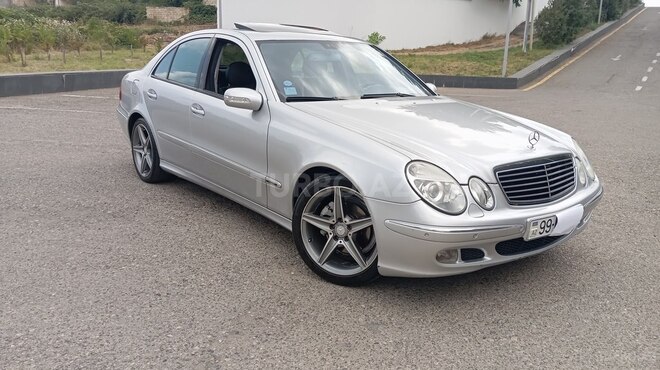 Mercedes E 240 2002, 280,000 km - 2.6 l - Quba