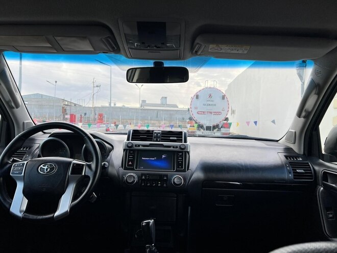 Toyota Land Cruiser Prado-3