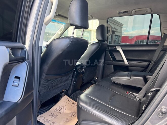 Toyota Land Cruiser Prado-12