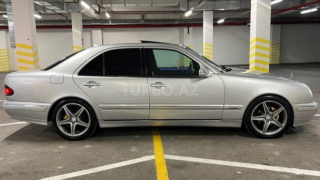 Mercedes E 240 2001, 328,000 km - 2.4 л - Bakı