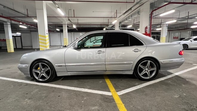 Mercedes E 240 2001, 328,000 km - 2.4 л - Bakı