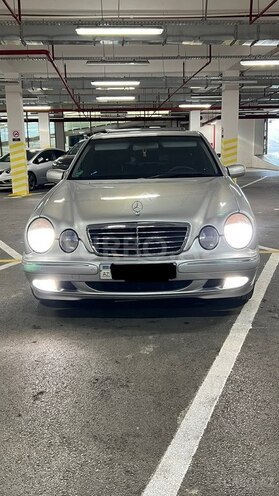 Mercedes E 240 2001, 328,000 km - 2.4 л - Bakı