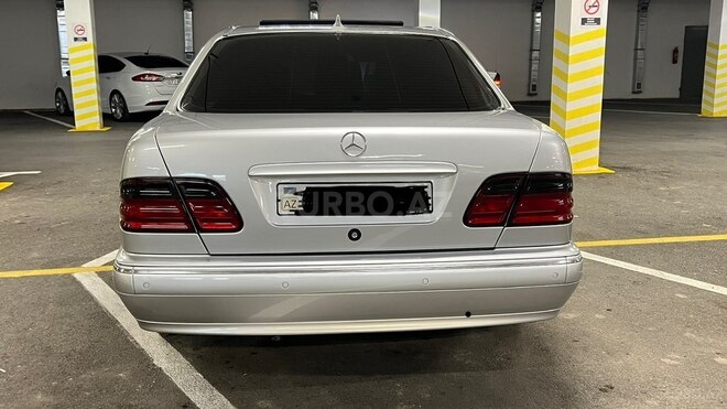 Mercedes E 240 2001, 328,000 km - 2.4 л - Bakı