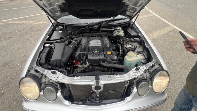 Mercedes E 240 2001, 328,000 km - 2.4 л - Bakı