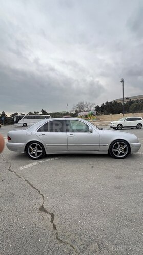 Mercedes E 240 2001, 328,000 km - 2.4 л - Bakı