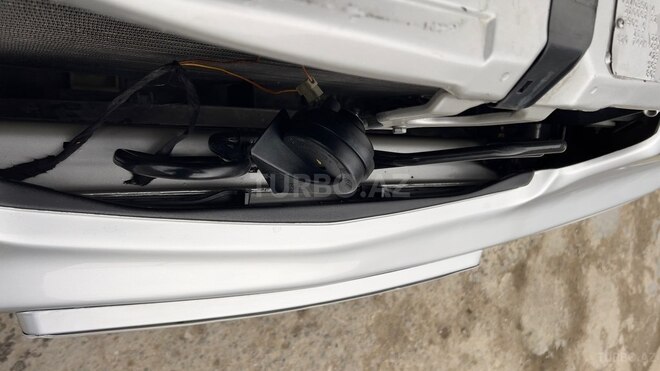 Mercedes E 240 2001, 328,000 km - 2.4 л - Bakı
