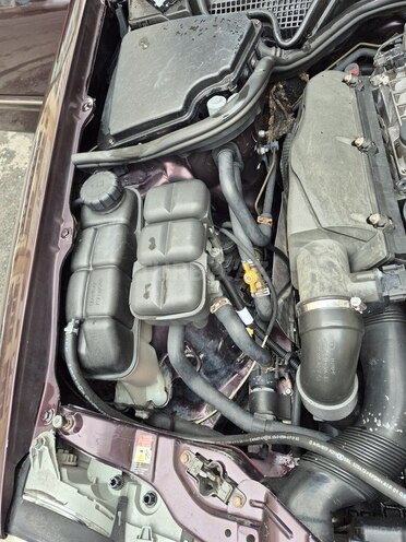 Mercedes E 270 2001, 755,000 km - 2.7 л - Bakı