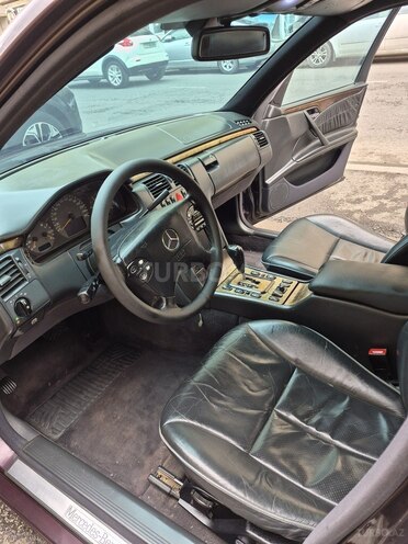 Mercedes E 270 2001, 755,000 km - 2.7 л - Bakı