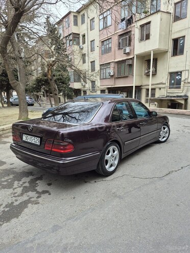 Mercedes E 270 2001, 755,000 km - 2.7 л - Bakı