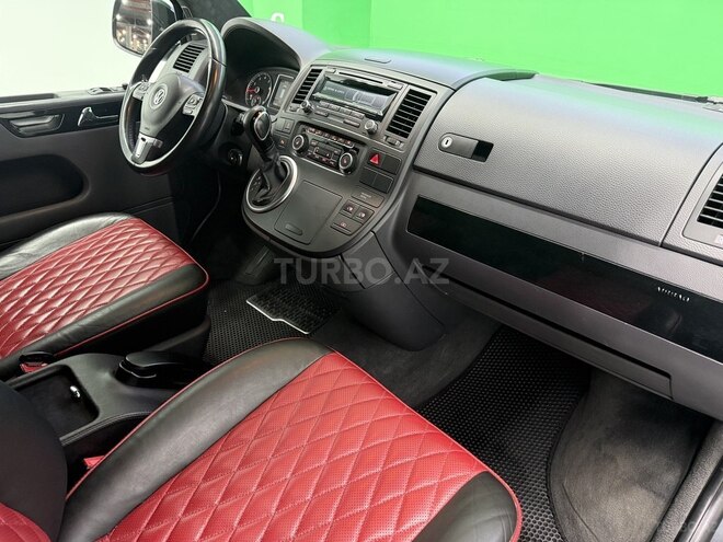 Volkswagen Multivan-10