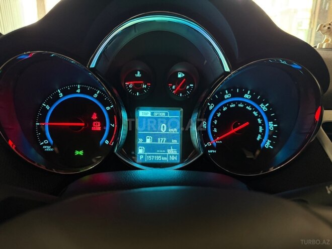 Chevrolet Cruze-13
