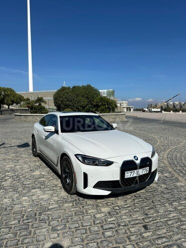 BMW i4-2