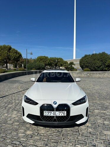 BMW i4-1
