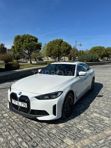BMW i4-3