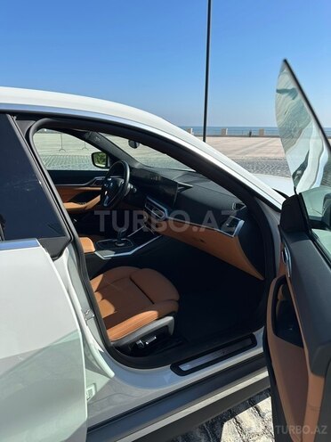 BMW i4-10