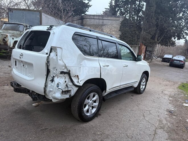 Toyota Land Cruiser Prado-5