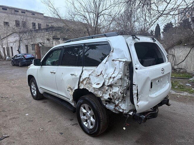Toyota Land Cruiser Prado-6