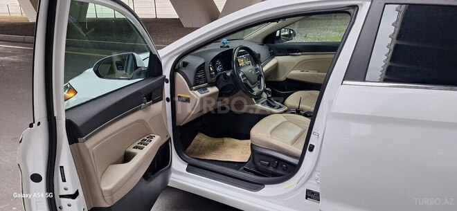Hyundai Elantra 2016, 90,000 km - 2.0 l - Bakı