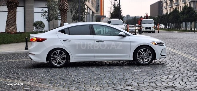 Hyundai Elantra 2016, 90,000 km - 2.0 l - Bakı