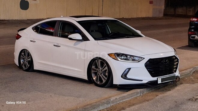 Hyundai Elantra 2016, 90,000 km - 2.0 l - Bakı