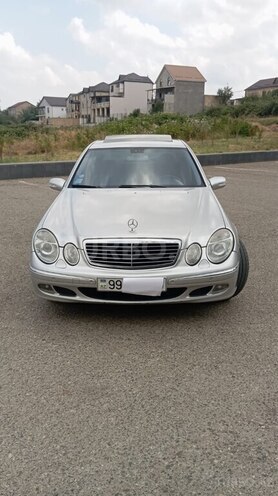 Mercedes E 240 2002, 280,000 km - 2.6 l - Quba